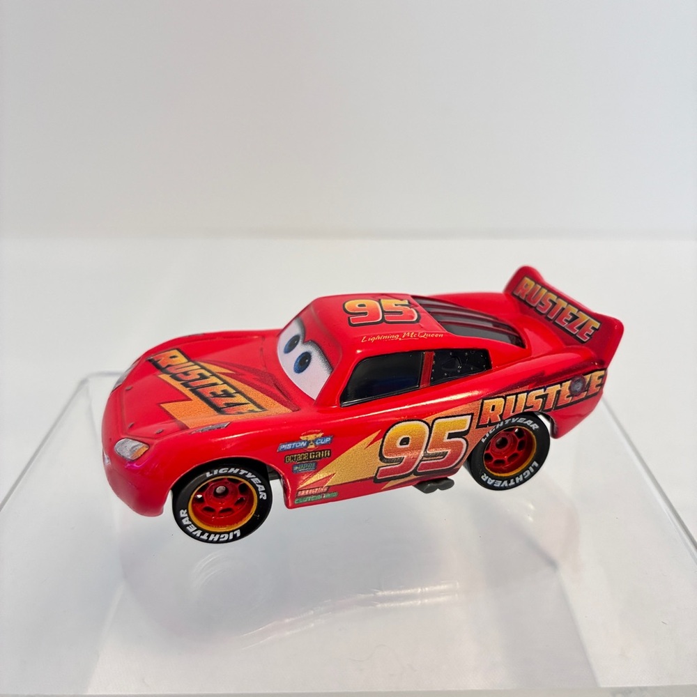 Disney Pixar Rusteze Lightning McQueen Metal Series Die-Cast Car
